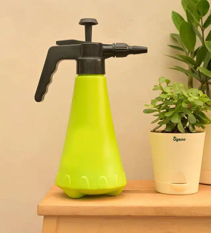 Gardening sprayer gun and hose
